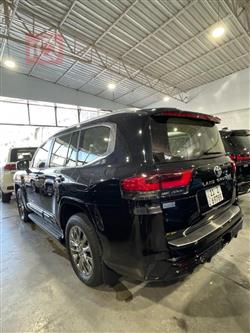 تۆیۆتا لاند کروزەر